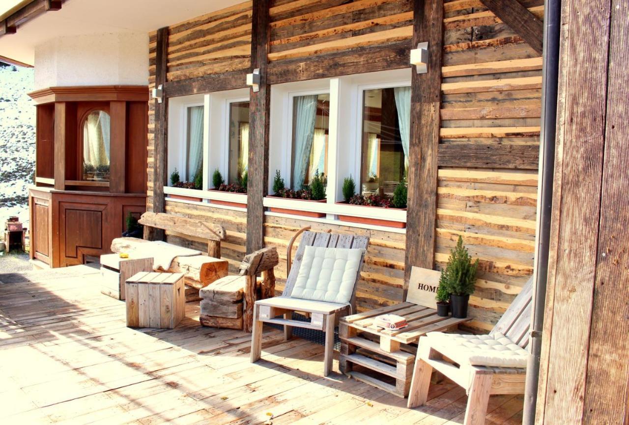Berghotel Und Restaurant Kraeuter Chalet Фуртванген Экстерьер фото