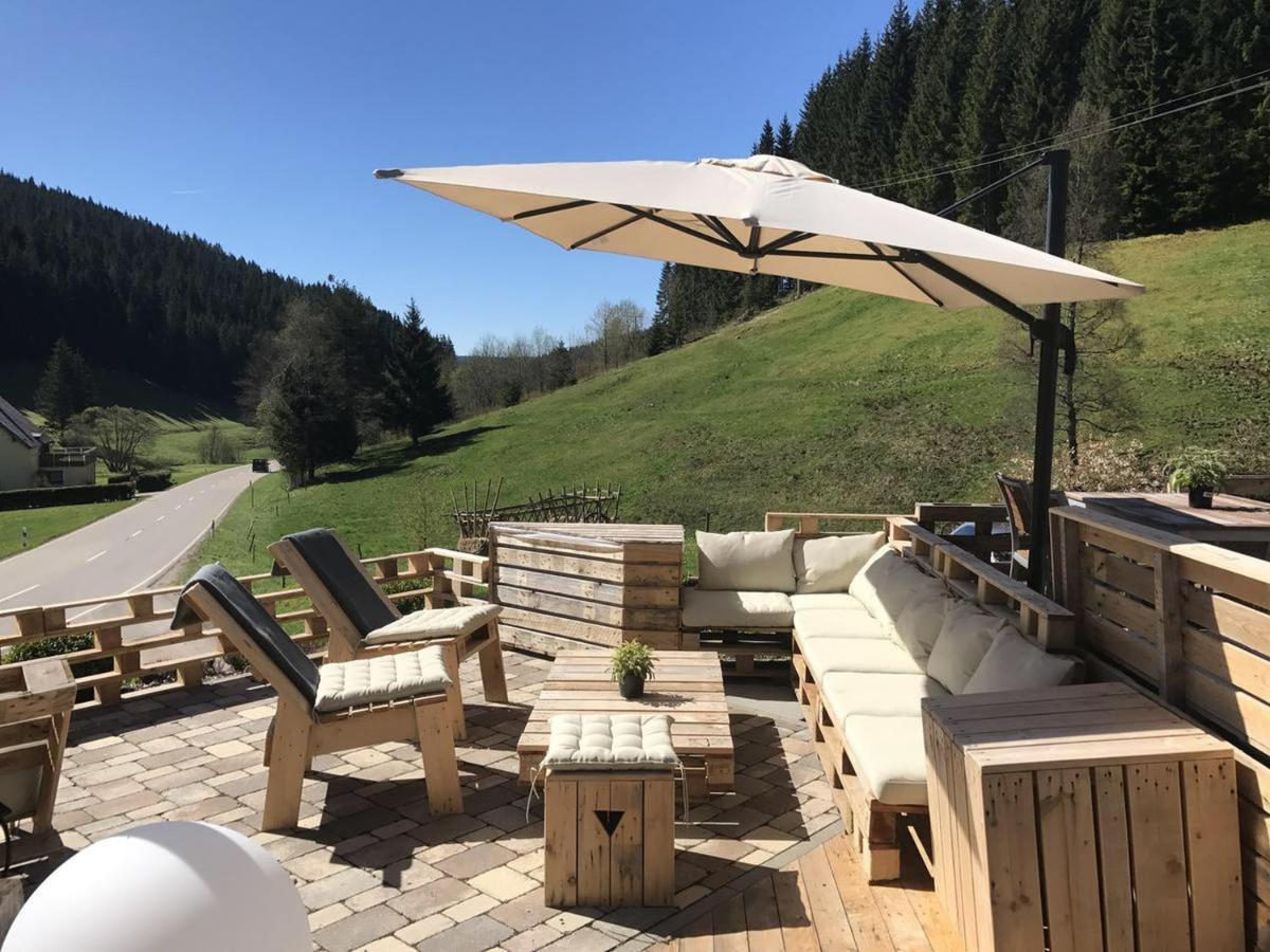 Berghotel Und Restaurant Kraeuter Chalet Фуртванген Экстерьер фото