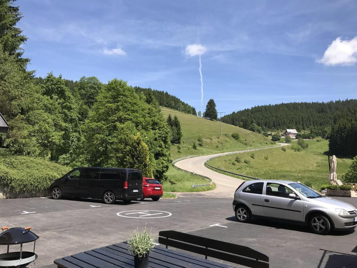 Berghotel Und Restaurant Kraeuter Chalet Фуртванген Экстерьер фото